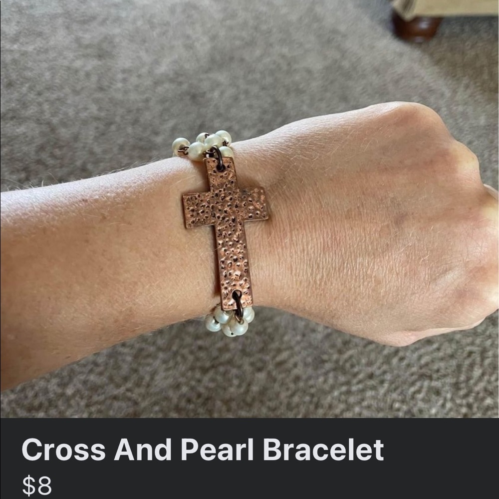 Cross and pearl bracelet
